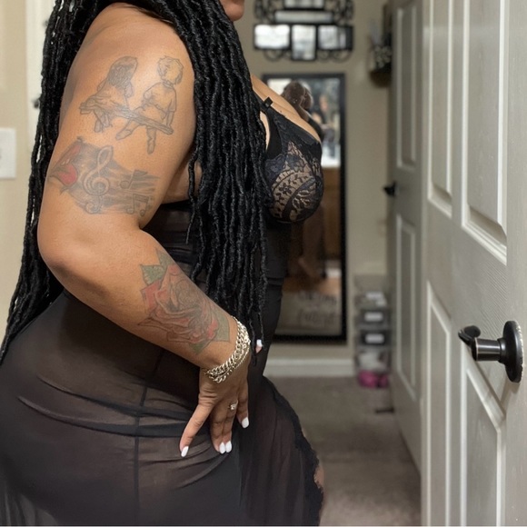 Love Story Lace Gown Set - Picture 6 of 6